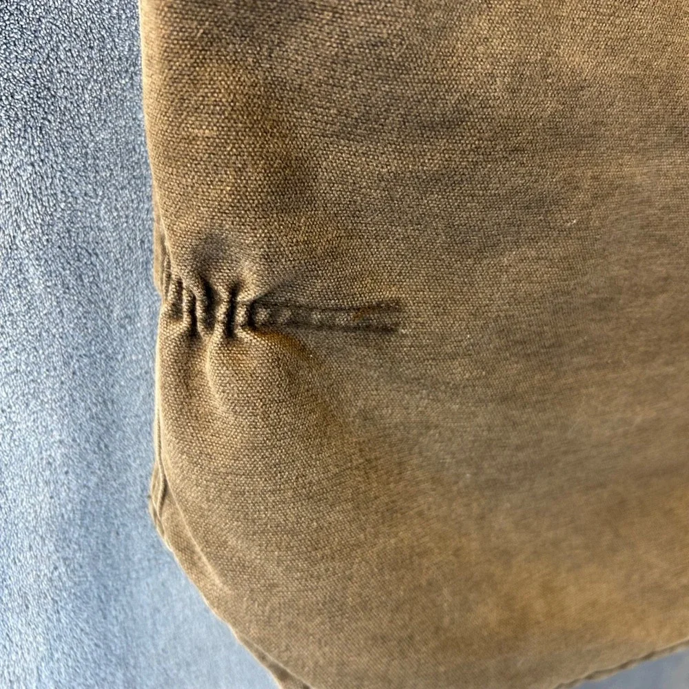 Carhartt measures 25